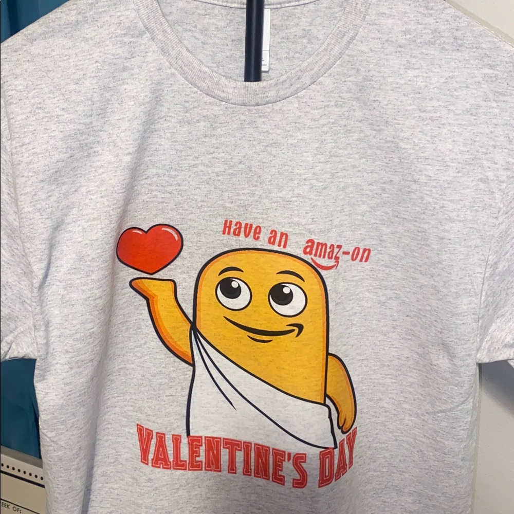 NEW!! AMAZON MASCOT- PECCY VALENTINES tshirt - Picture 3 of 4